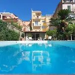 Casa Castagna Bed & Breakfast 4*